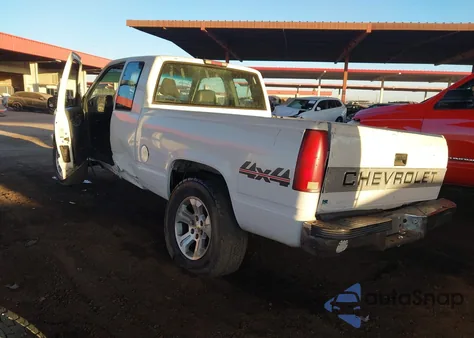 1997 Chevrolet K1500 Fleetside z USA, uszkodzony, nr VIN 1GCEK19WXVE197556